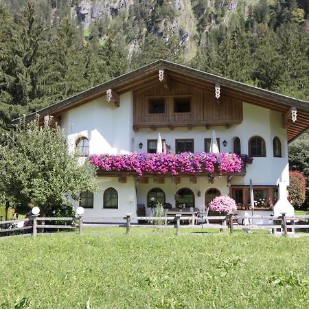 Aparthotel Vronis Waldhaus Adults Only à Mayrhofen Extérieur photo