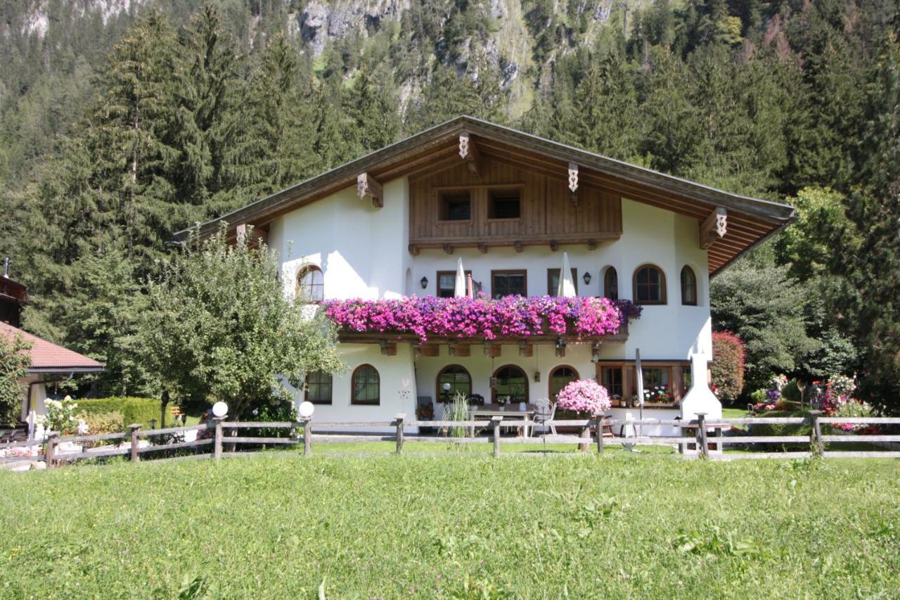 Aparthotel Vronis Waldhaus Adults Only à Mayrhofen Extérieur photo